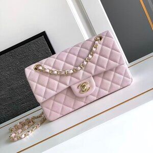 Classic CHANEL Bag: A Stylish and Versatile Choice for Elegance